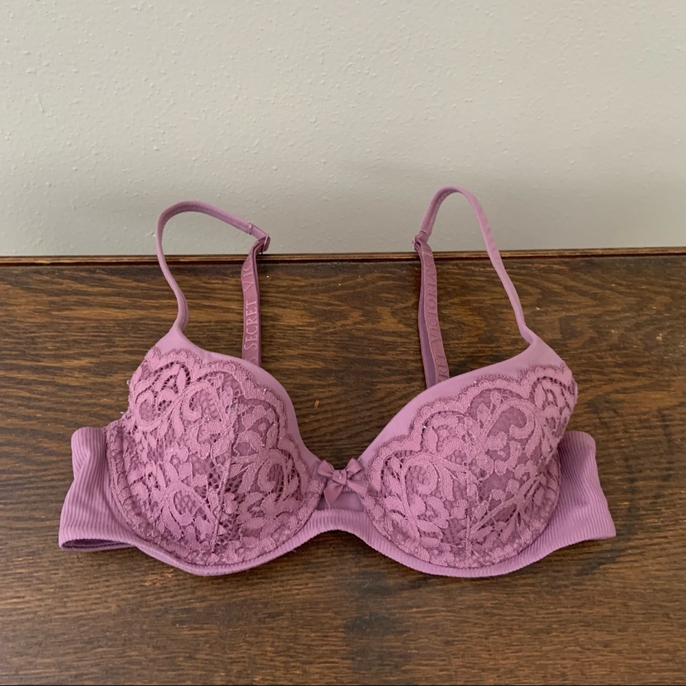 Victoria’s Secret Mauve Lace Bra Size 32B